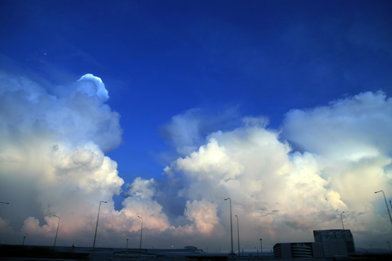 積乱雲と青空.jpg